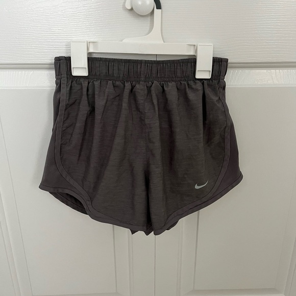 Women's Nike Tempo Running Shorts - Picture 2 of 6